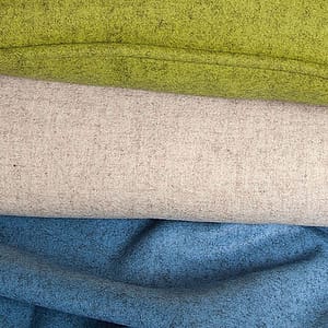 Bunte Stoffe in verschiedenen Farben